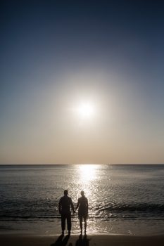 Hochzeitsfotograf Thailand-Koh Lanta Scherenschnitt am Meer