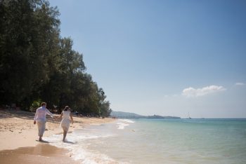 Thailand Wedding Photography-Koh Lanta running at the beach